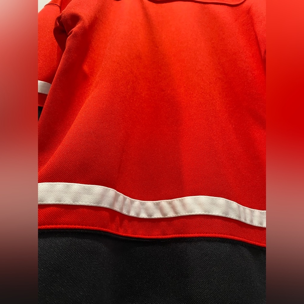 NHL | Chicago Blackhawks Hockey Jersey | Red & Black | Kids Size L - Picture 7 of 12